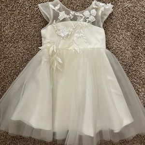 Girls size 3 flower girl  dress never worn